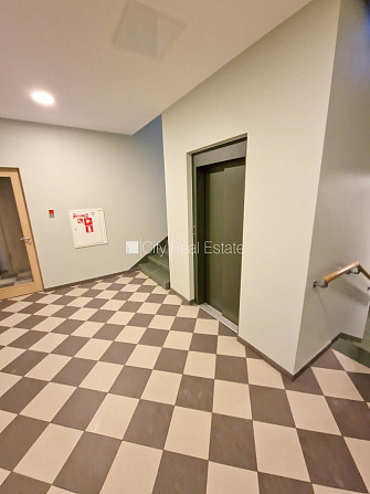 Fasādes māja, renovēta māja, objektu apsargā fiziskā apsardze, ieeja no ielas, ir lifts, Rīga - foto 15