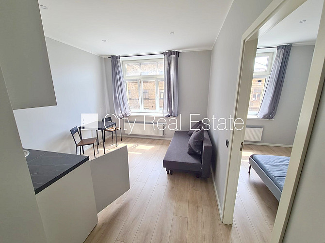 Fasādes māja, renovēta māja, slēgts pagalms, ieeja no ielas un pagalma, kāpņu telpa pēc Rīga - foto 5