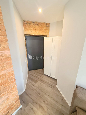 Pagalma ēka, renovēta māja, slēgts pagalms, ieeja no ielas un pagalma, kāpņu telpa pēc Rīga - foto 10