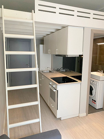 Fasādes māja, renovēta māja, slēgts pagalms, ieeja no ielas, kāpņu telpa pēc kapitālā Rīga - foto 6