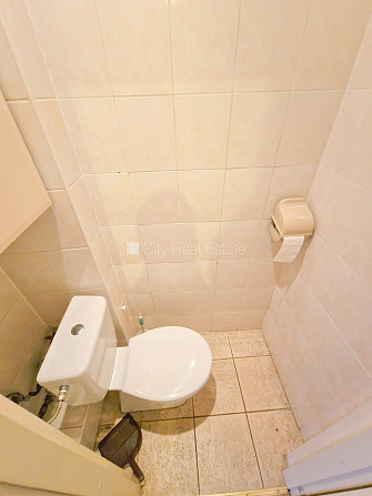 Zeme īpašumā, pagalma ēka, renovēta māja, slēgts pagalms, ieeja no ielas un pagalma, kāpņu Rīga - foto 20