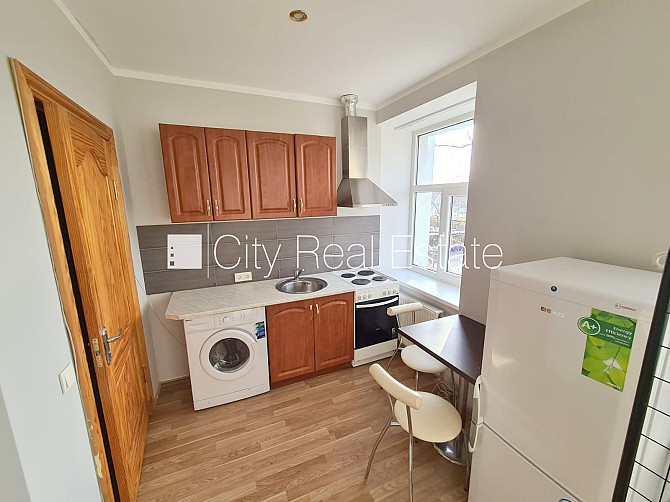 Pagalma ēka, renovēta māja, slēgts pagalms, ieeja no ielas un pagalma, kāpņu telpa pēc Rīga - foto 3