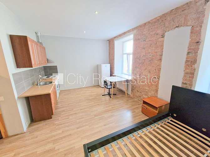 Pagalma ēka, renovēta māja, slēgts pagalms, ieeja no ielas un pagalma, kāpņu telpa pēc Rīga - foto 4