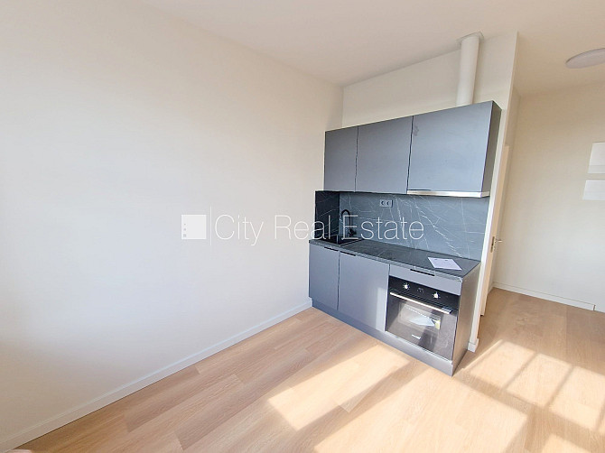 Pagalma ēka, renovēta māja, slēgts pagalms, ieeja no ielas un pagalma, kāpņu telpa pēc Rīga - foto 2