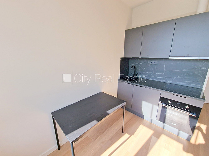 Pagalma ēka, renovēta māja, slēgts pagalms, ieeja no ielas un pagalma, kāpņu telpa pēc Rīga - foto 4