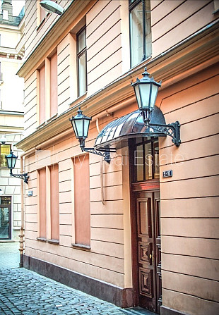Fasādes māja, renovēta māja, ieeja no ielas, kāpņu telpa pēc kapitālā remonta, logi Rīga - foto 14