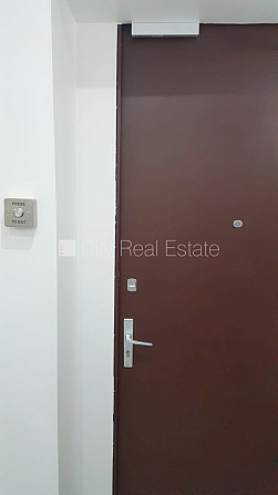 Fasādes māja, slēgts pagalms, ieeja no ielas, ir lifts, kāpņu telpa pēc kapitālā remonta, Rīga - foto 17