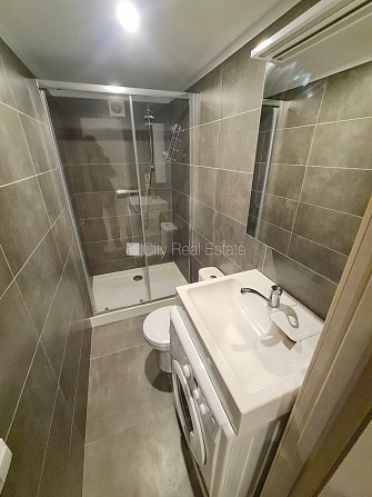 Fasādes māja, renovēta māja, slēgts pagalms, ieeja no ielas, kāpņu telpa pēc kapitālā Rīga - foto 12