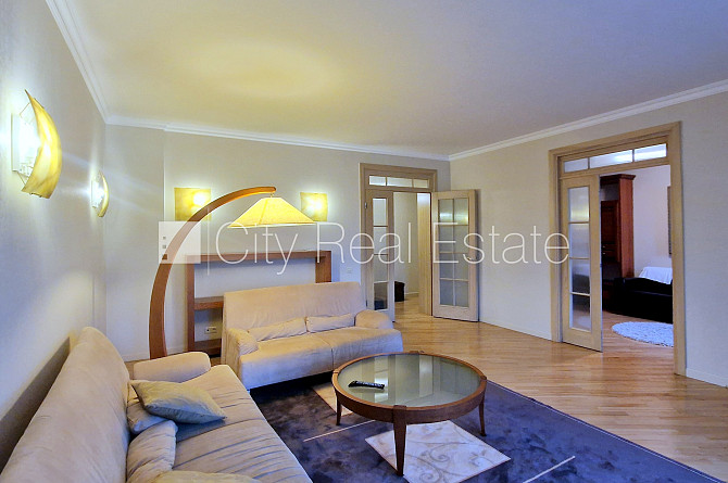 Fasādes māja, restaurēta māja, ieeja no ielas, ir lifts, kāpņu telpa pēc kosmētiskā Rīga - foto 10