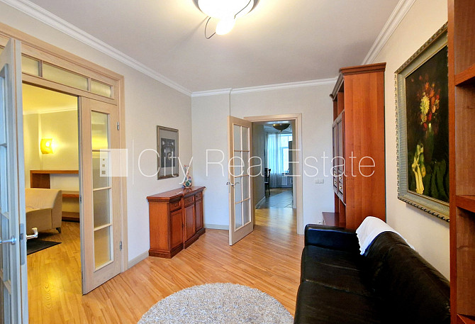 Fasādes māja, restaurēta māja, ieeja no ielas, ir lifts, kāpņu telpa pēc kosmētiskā Rīga - foto 13