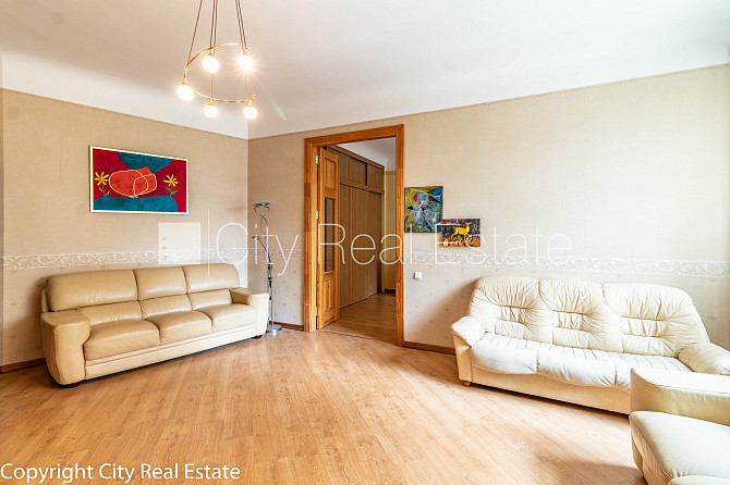 Земля в собственности, дом во дворе, закрытый двор, возможность аренды парковки, Рига - изображение 10