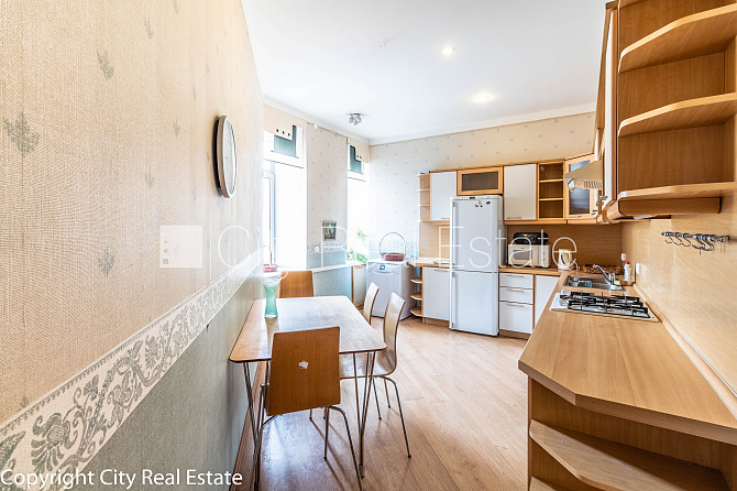 Земля в собственности, дом во дворе, закрытый двор, возможность аренды парковки, Рига - изображение 3