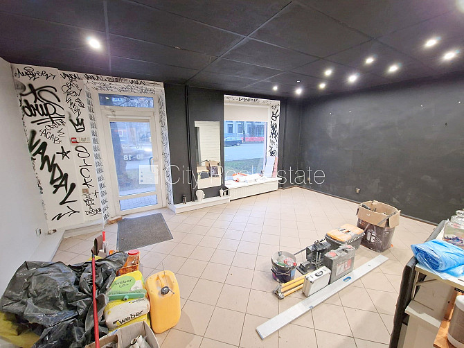 Fasādes māja, slēgts pagalms, vieta automašīnai, ieeja no ielas, logi vērsti uz ielas pusi, Rīga - foto 4