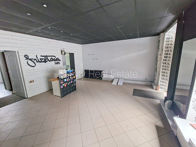 Fasādes māja, slēgts pagalms, vieta automašīnai, ieeja no ielas, logi vērsti uz ielas pusi, Rīga - foto 11