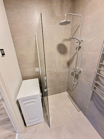 Pagalma ēka, renovēta māja, slēgts pagalms, ieeja no ielas un pagalma, kāpņu telpa pēc Rīga - foto 13