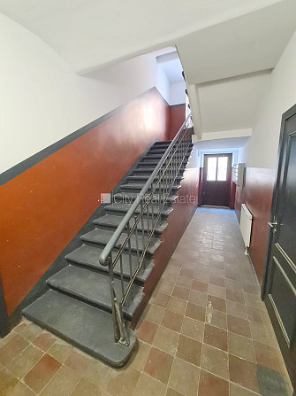 Fasādes māja, renovēta māja, slēgts pagalms, ieeja no ielas un pagalma, kāpņu telpa pēc Rīga - foto 14