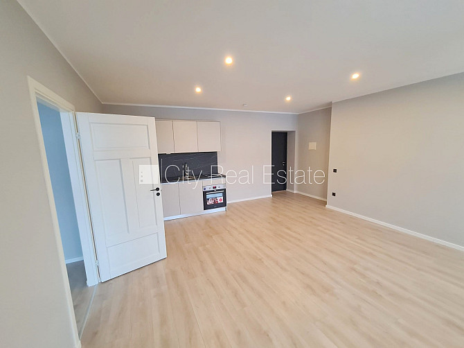 Fasādes māja, renovēta māja, slēgts pagalms, ieeja no ielas un pagalma, kāpņu telpa pēc Rīga - foto 2