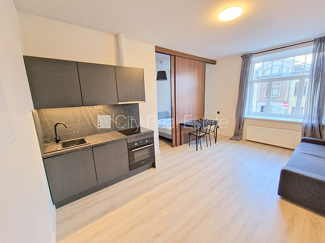 Fasādes māja, renovēta māja, slēgts pagalms, ieeja no ielas, ir lifts, kāpņu telpa pēc Rīga - foto 2