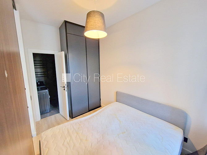 Fasādes māja, renovēta māja, slēgts pagalms, ieeja no ielas, ir lifts, kāpņu telpa pēc Rīga - foto 11