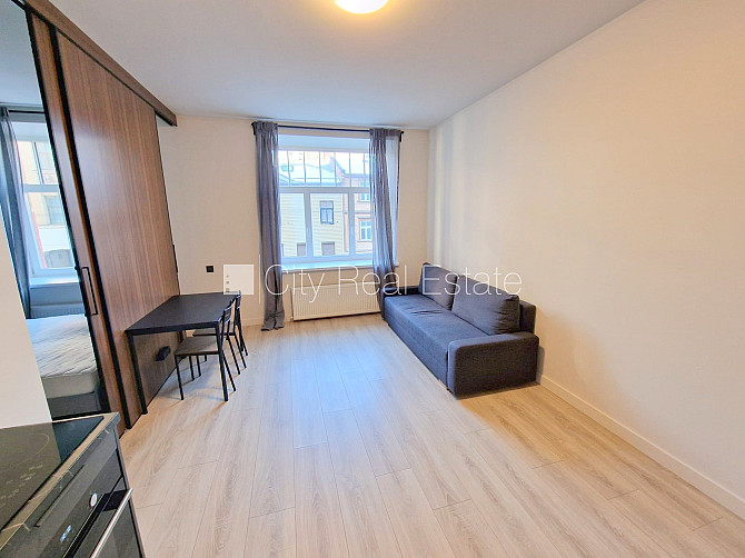 Fasādes māja, renovēta māja, slēgts pagalms, ieeja no ielas, ir lifts, kāpņu telpa pēc Rīga - foto 3