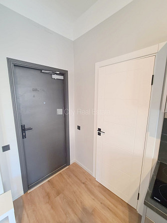 Pagalma ēka, renovēta māja, slēgts pagalms, ieeja no ielas un pagalma, ir lifts, kāpņu telpa Rīga - foto 13