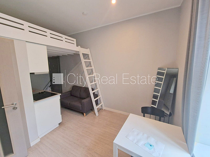 Fasādes māja, renovēta māja, slēgts pagalms, ieeja no ielas, kāpņu telpa pēc kapitālā Rīga - foto 3