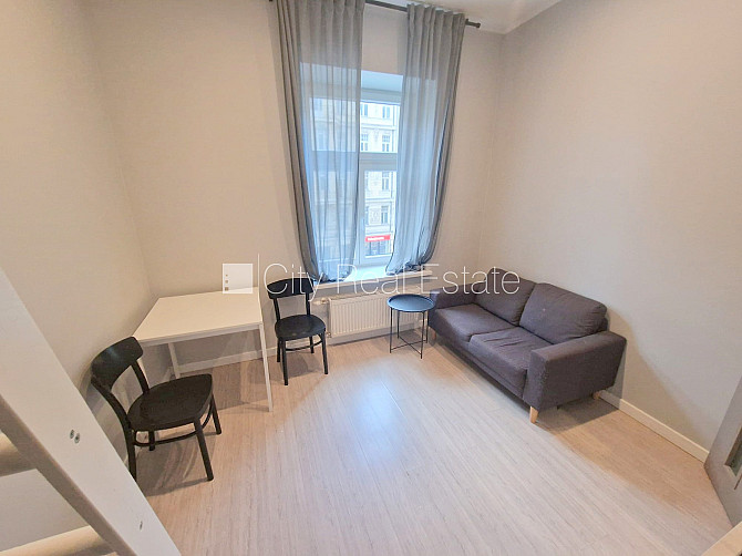 Fasādes māja, renovēta māja, slēgts pagalms, ieeja no ielas, kāpņu telpa pēc kapitālā Rīga - foto 20