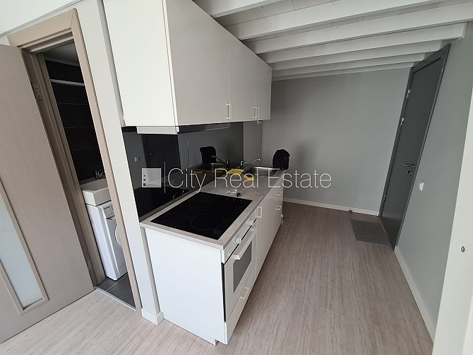 Fasādes māja, renovēta māja, slēgts pagalms, ieeja no ielas, kāpņu telpa pēc kapitālā Rīga - foto 7