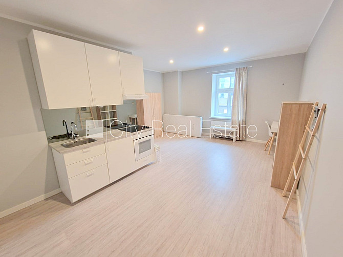 Fasādes māja, renovēta māja, slēgts pagalms, ieeja no ielas, kāpņu telpa pēc kosmētiskā Rīga - foto 1