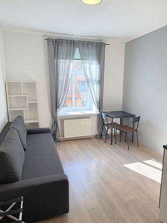 Fasādes māja, renovēta māja, slēgts pagalms, ieeja no ielas un pagalma, kāpņu telpa pēc Rīga - foto 1