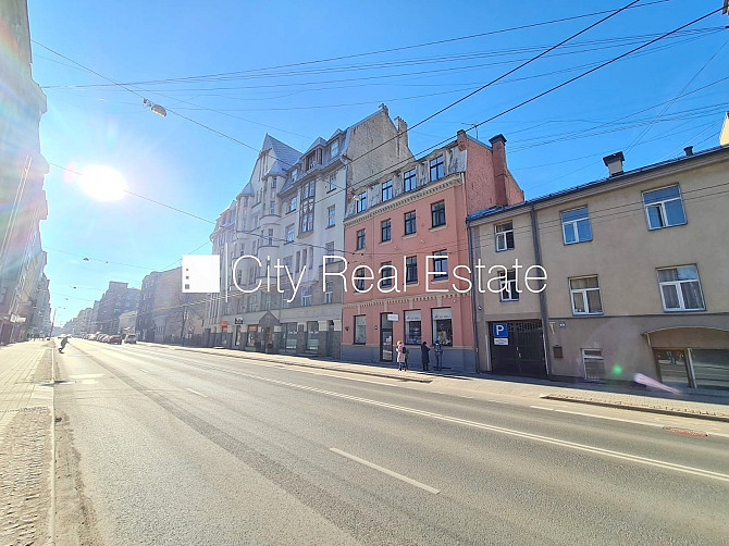 Fasādes māja, renovēta māja, slēgts pagalms, ieeja no ielas un pagalma, kāpņu telpa pēc Rīga - foto 15