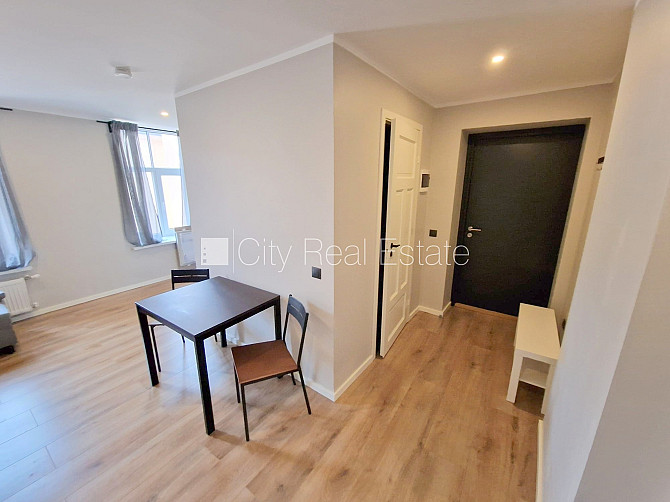 Pagalma ēka, renovēta māja, slēgts pagalms, ieeja no ielas un pagalma, kāpņu telpa pēc Rīga - foto 12