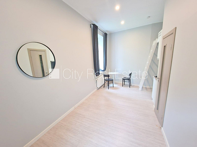 Pagalma ēka, renovēta māja, slēgts pagalms, ieeja no pagalma, kāpņu telpa pēc kapitālā Rīga - foto 6