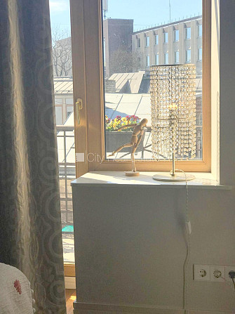 Fasādes māja, slēgts pagalms, vieta automašīnai, ieeja no ielas, kāpņu telpa pēc Rīga - foto 18