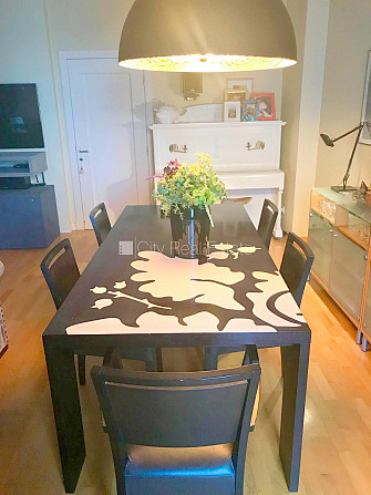 Fasādes māja, slēgts pagalms, vieta automašīnai, ieeja no ielas, kāpņu telpa pēc Rīga - foto 3