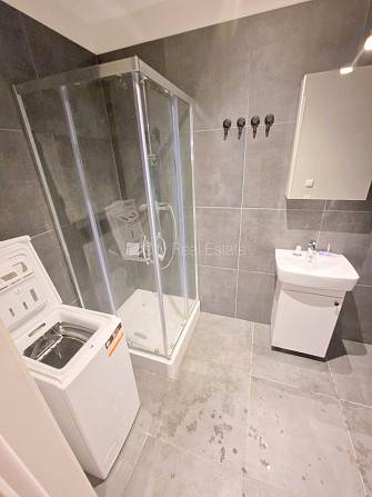 Pagalma ēka, renovēta māja, slēgts pagalms, ieeja no ielas un pagalma, logi vērsti uz ielas Rīga - foto 15