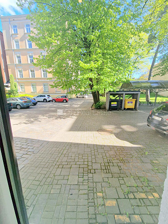 Fasādes māja, renovēta māja, labiekārtota apzaļumota teritorija, slēgts pagalms, ieeja no Rīga - foto 18