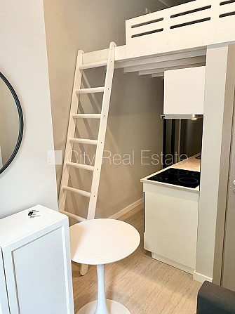 Fasādes māja, renovēta māja, labiekārtota apzaļumota teritorija, slēgts pagalms, ieeja no Rīga - foto 13