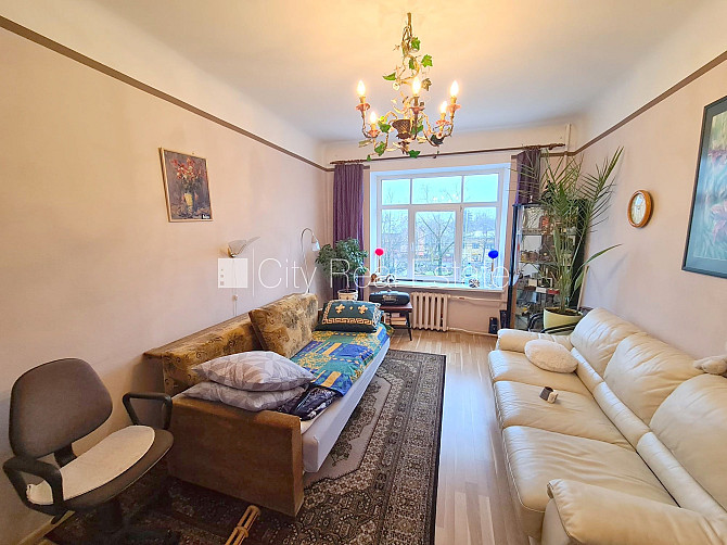 Земля в собственности, фасадный дом, закрытый двор, место для машины, вход со Рига - изображение 2