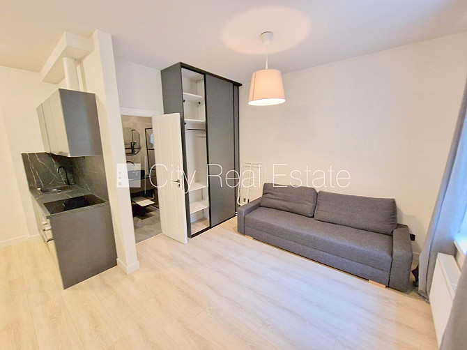 Fasādes māja, renovēta māja, slēgts pagalms, ieeja no ielas un pagalma, kāpņu telpa pēc Rīga - foto 13