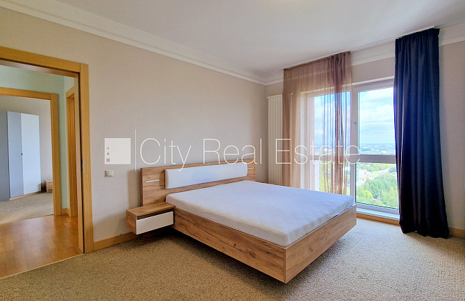 Jaunceltne, slēgta teritorija, teritorijas iebrauktuves vārti aprīkoti ar automatizētu Rīga - foto 17