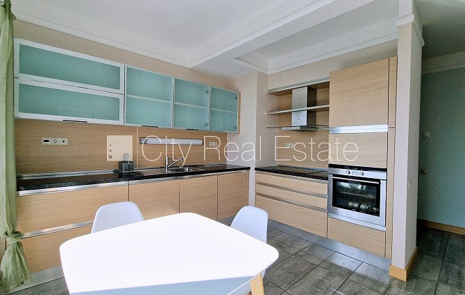 Jaunceltne, slēgta teritorija, teritorijas iebrauktuves vārti aprīkoti ar automatizētu Rīga - foto 11