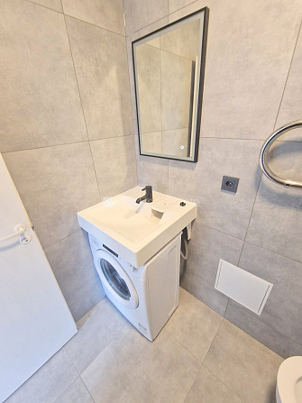 Fasādes māja, renovēta māja, slēgts pagalms, ieeja no pagalma, kāpņu telpa pēc kapitālā Rīga - foto 14