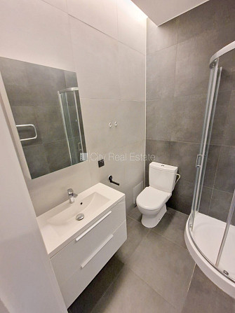 Fasādes māja, renovēta māja, slēgts pagalms, ieeja no ielas un pagalma, ir lifts, kāpņu Rīga - foto 11