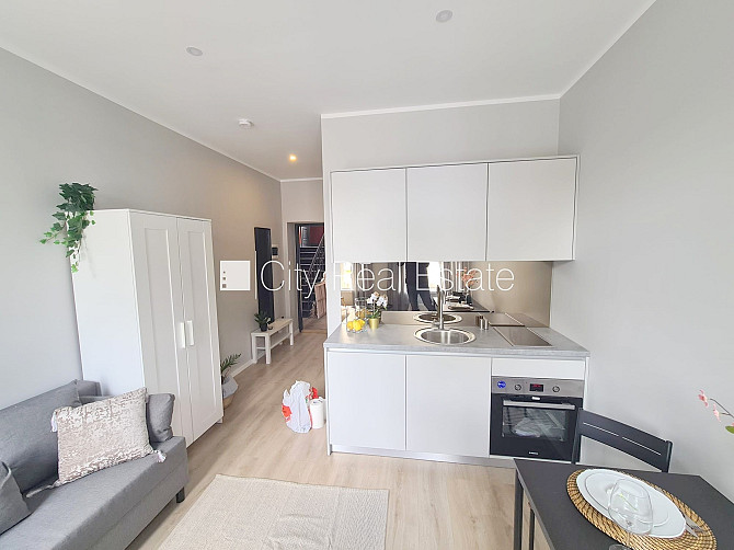 Fasādes māja, renovēta māja, slēgts pagalms, ieeja no ielas un pagalma, kāpņu telpa pēc Rīga - foto 5