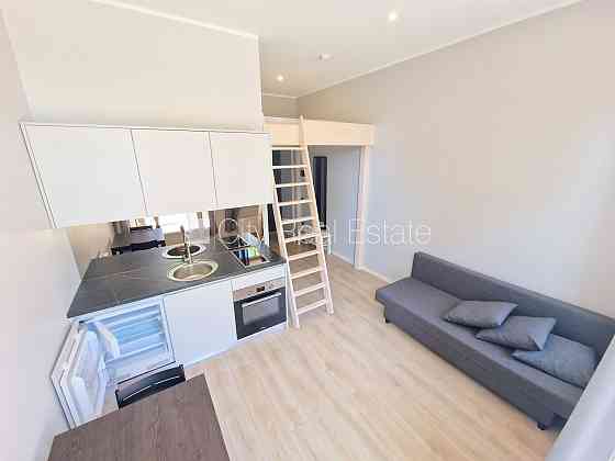 Фасадный дом, реновированный дом, закрытый двор, вход с улицы и со двора, Rīga