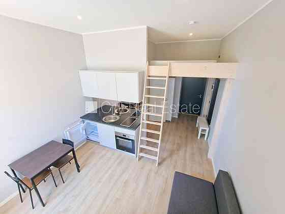 Фасадный дом, реновированный дом, закрытый двор, вход с улицы и со двора, Rīga