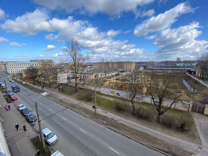 Fasādes māja, renovēta māja, slēgts pagalms, ieeja no ielas, ir lifts, kāpņu telpa pēc Rīga - foto 6