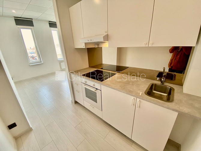 Fasādes māja, renovēta māja, slēgts pagalms, ieeja no ielas, ir lifts, kāpņu telpa pēc Rīga - foto 1