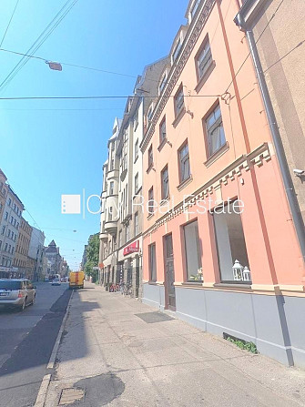 Fasādes māja, slēgts pagalms, iespēja nomāt autostāvvietu, ieeja no ielas, kāpņu telpa pēc Rīga - foto 16